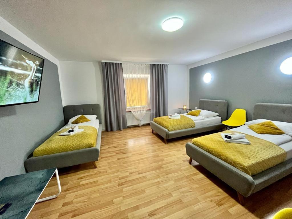 Great Polonia Strzegom City Center מראה חיצוני תמונה